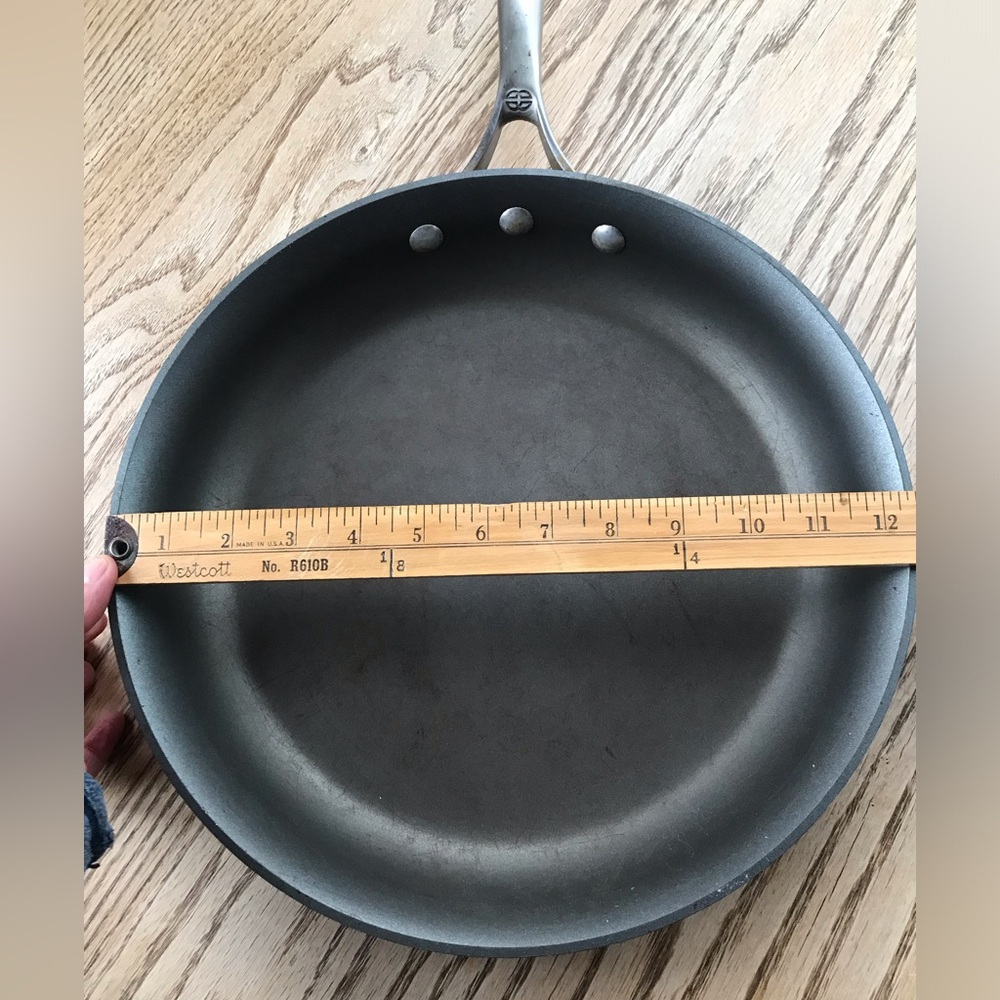 Calphalon Non-Stick Pan - Picture 4 of 5